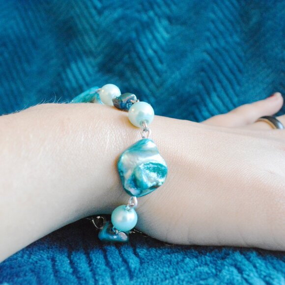 Handmade Beaded Mother of Pearl Bracelet with Coastal Ocean Aesthetic - Picture 5 of 7